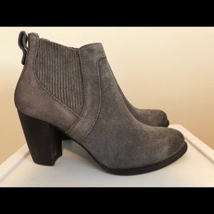 Brand New UGG Womens Cobie II Healed Ankle Boots